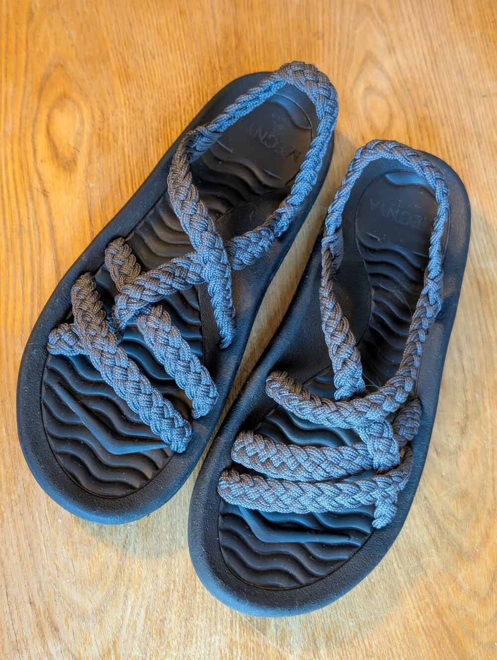 MEGNYA Braided Strappy Women's Sandals - Black and Gray
